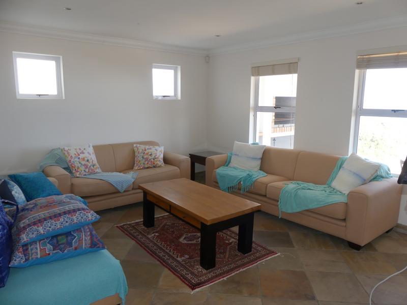 To Let 3 Bedroom Property for Rent in Golden Mile Western Cape